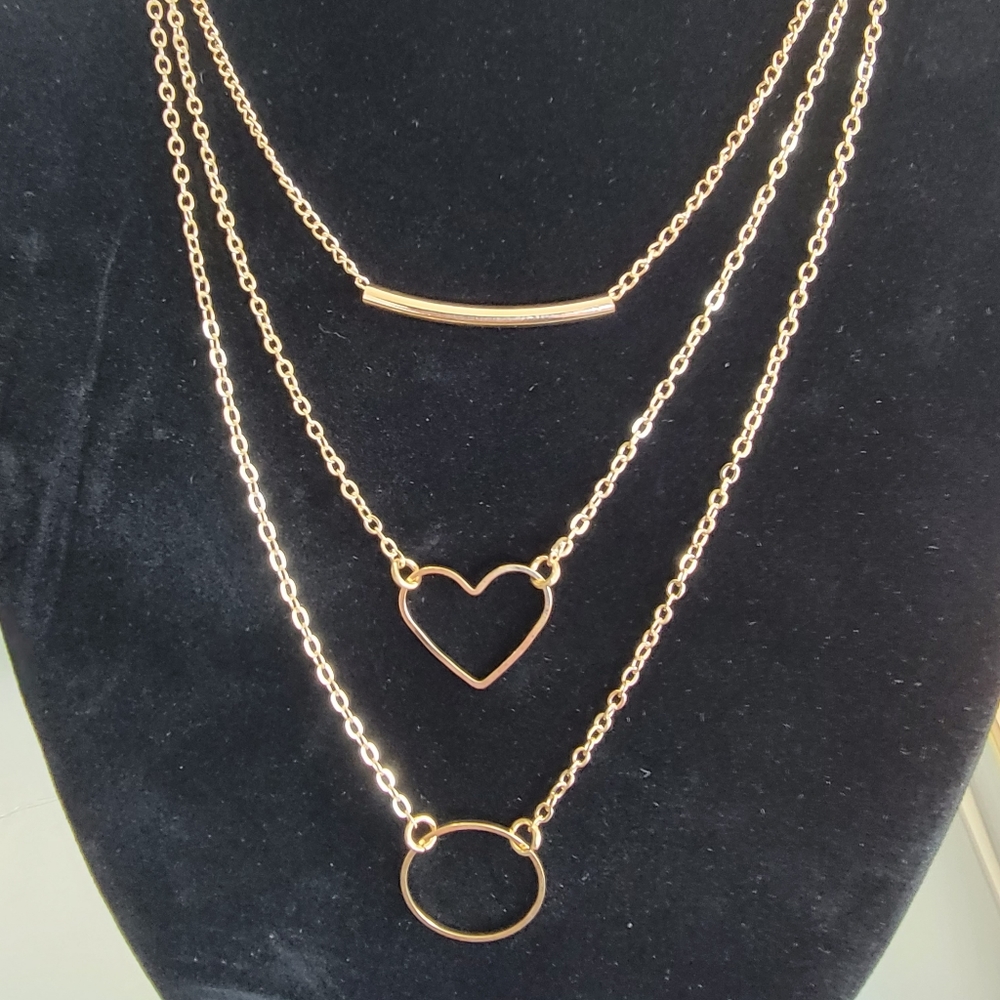 Set of three layered necklaces